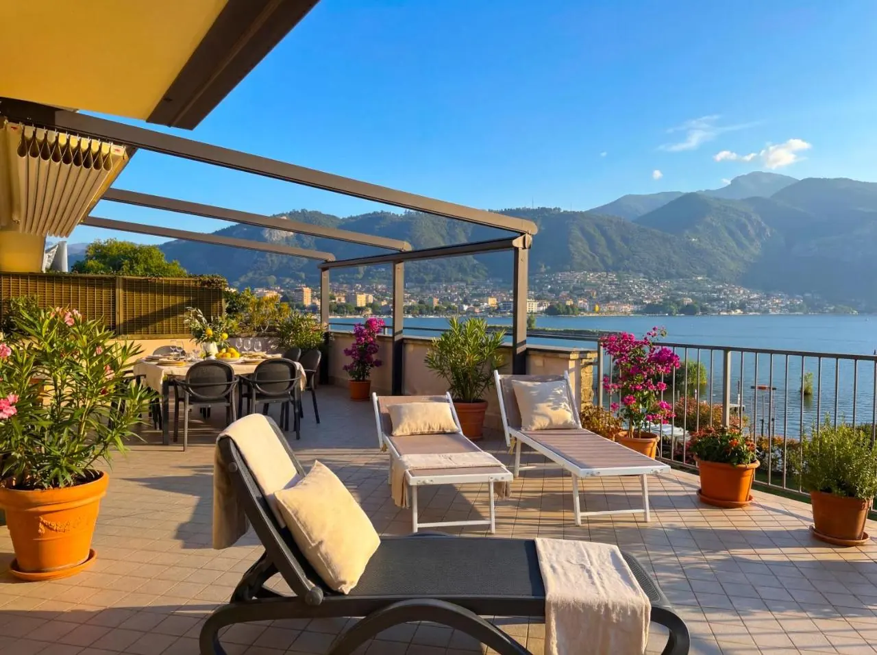Lakefront Penthouse — terrazza panoramica sul Lago d'Iseo a Paratico
